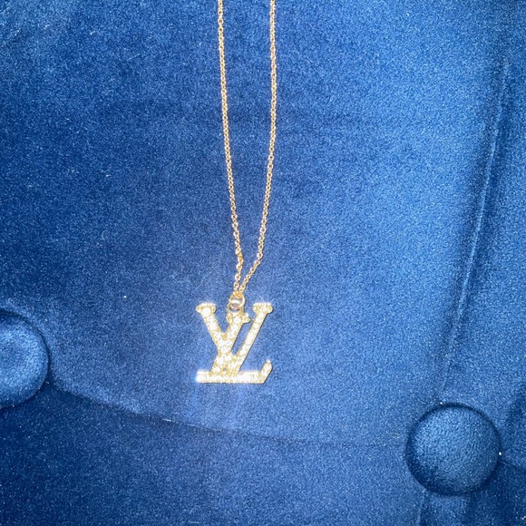 LV Necklace- Gold Tone- New Condition - Picture 7 of 7